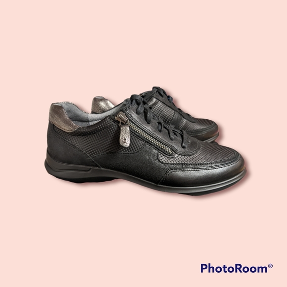 Aravon shoes - Picture 2 of 8